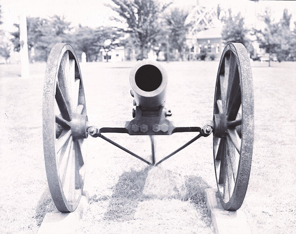 IMAGE: 8x10 negative
July 1945
Small 12-pounder boat Howitzer made to designs of Rear-Admiral J.A. Dahlgren, 1864. This gun was designed both as a carriage gun to be used in support of landing operations, and as a boat gun.