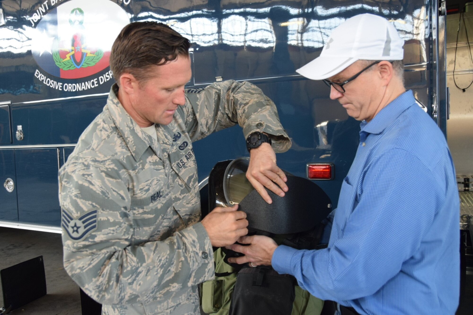 Honorary Commanders visit 433rd MSG.