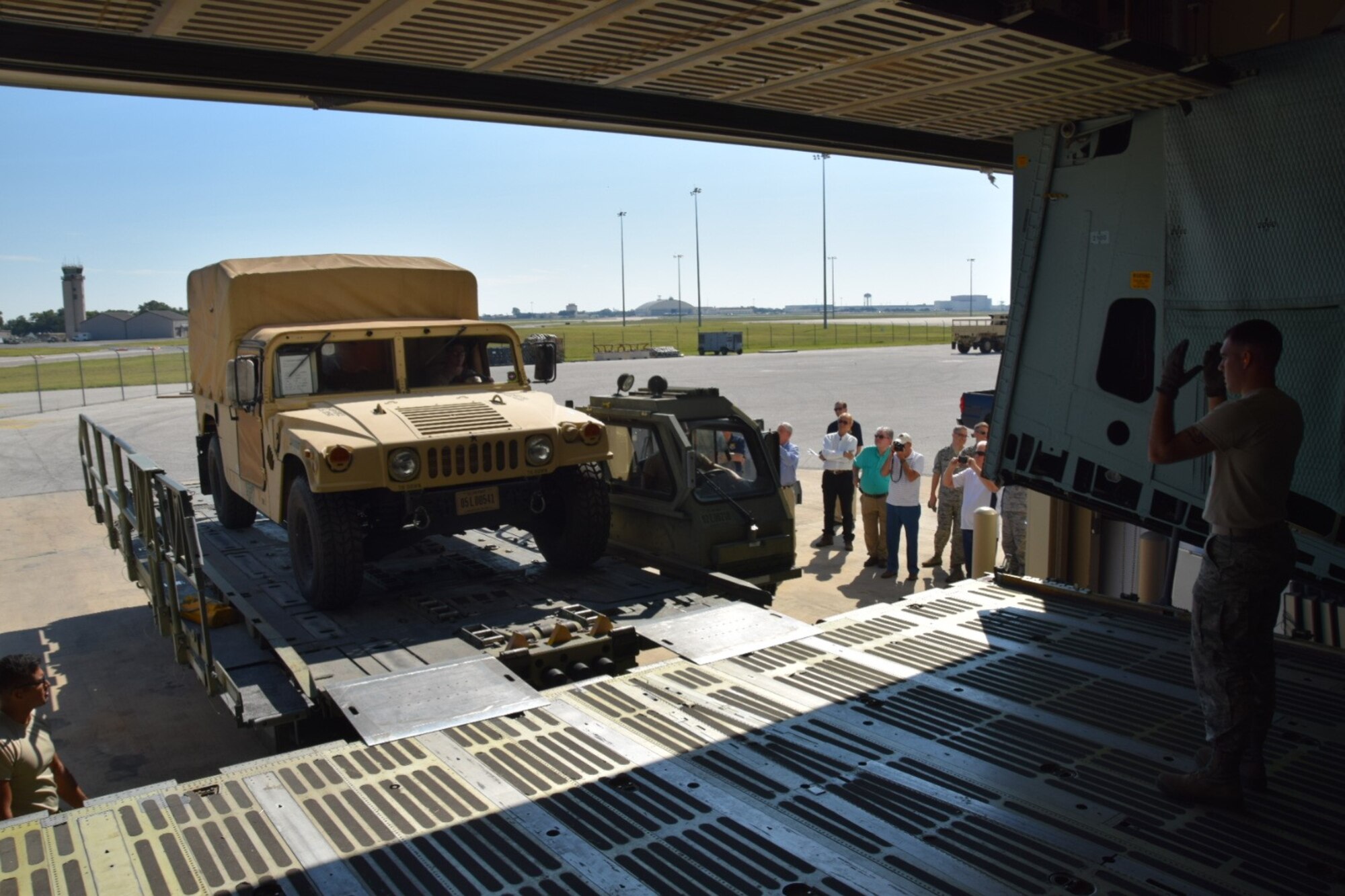Honorary Commanders visit 433rd MSG