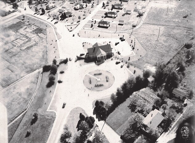 IMAGE: 10/28/1945
AEROGRAPHIC HISTORY: South-East view of Naval Proving Ground (NPG)-showing Main Gate and area surrounding.
F/L=10" Approximate Altitude=500'