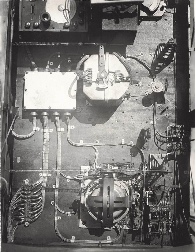 IMAGE: 1924
COMMUNICATION HISTORY: Radio Gear-MFG Creed & Co. LTD. No. 728 Pat. 172717 (Interior View).