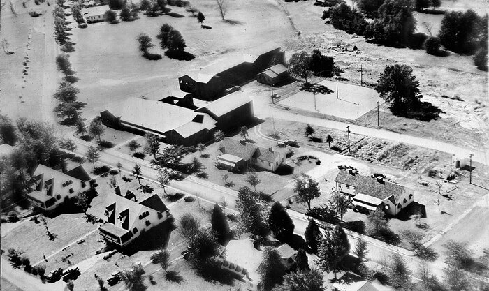 IMAGE: 1945
NPG BUILDING HISTORY: BOQ and Officers residences in foreground.