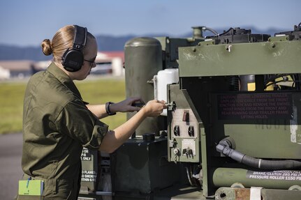 Recovery Marines install M-31 arresting gear