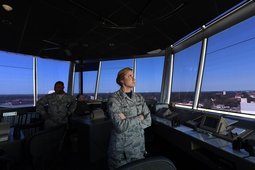 Air Traffic Controllers Put to the Test for Hurricane Evacuation