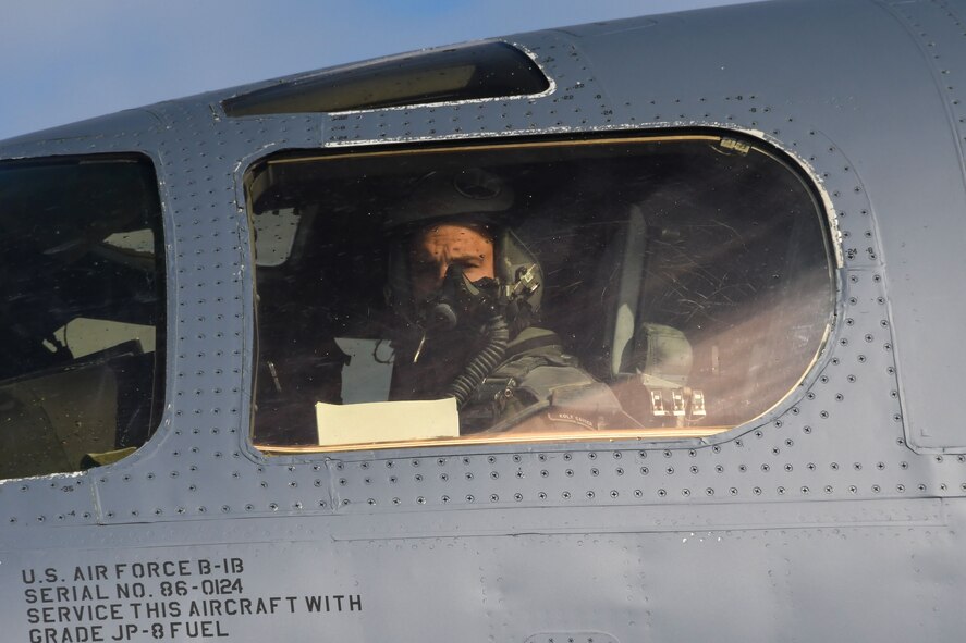 A pilot with the 489th Bomb Group taxis a B-1B Lancer to the flightline at Royal Air Force Fairford, U.K., Aug. 31, 2017.