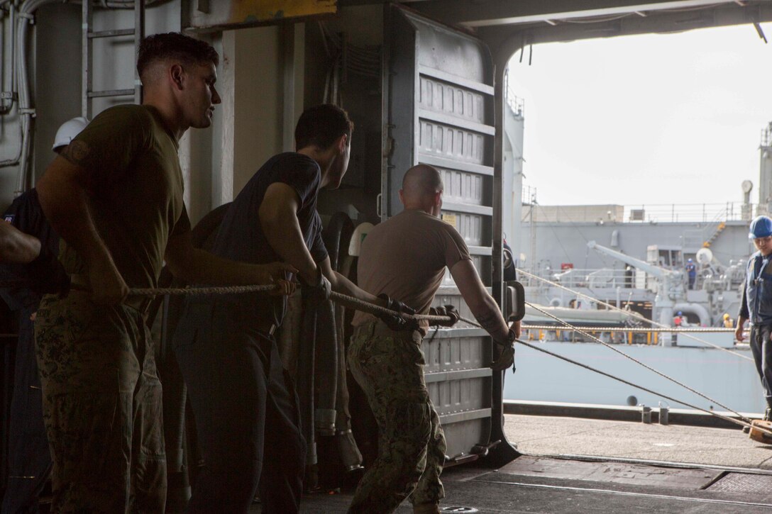 U.S. Marines and Sailors with the 26th Marine Expeditionary Unit (MEU) participated in a replenishment-at-sea aboard the amphibious assault ship USS Kearsarge in the Caribbean Sea, Sept. 13, 2017. The 26th MEU is supporting the lead federal agency in providing humanitarian relief (and/or seach and rescue) efforts for Hurricane Irma in the U.S. Virgin Islands.
