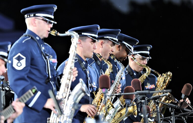 USAF celebrates 70th birthday with military tattoo