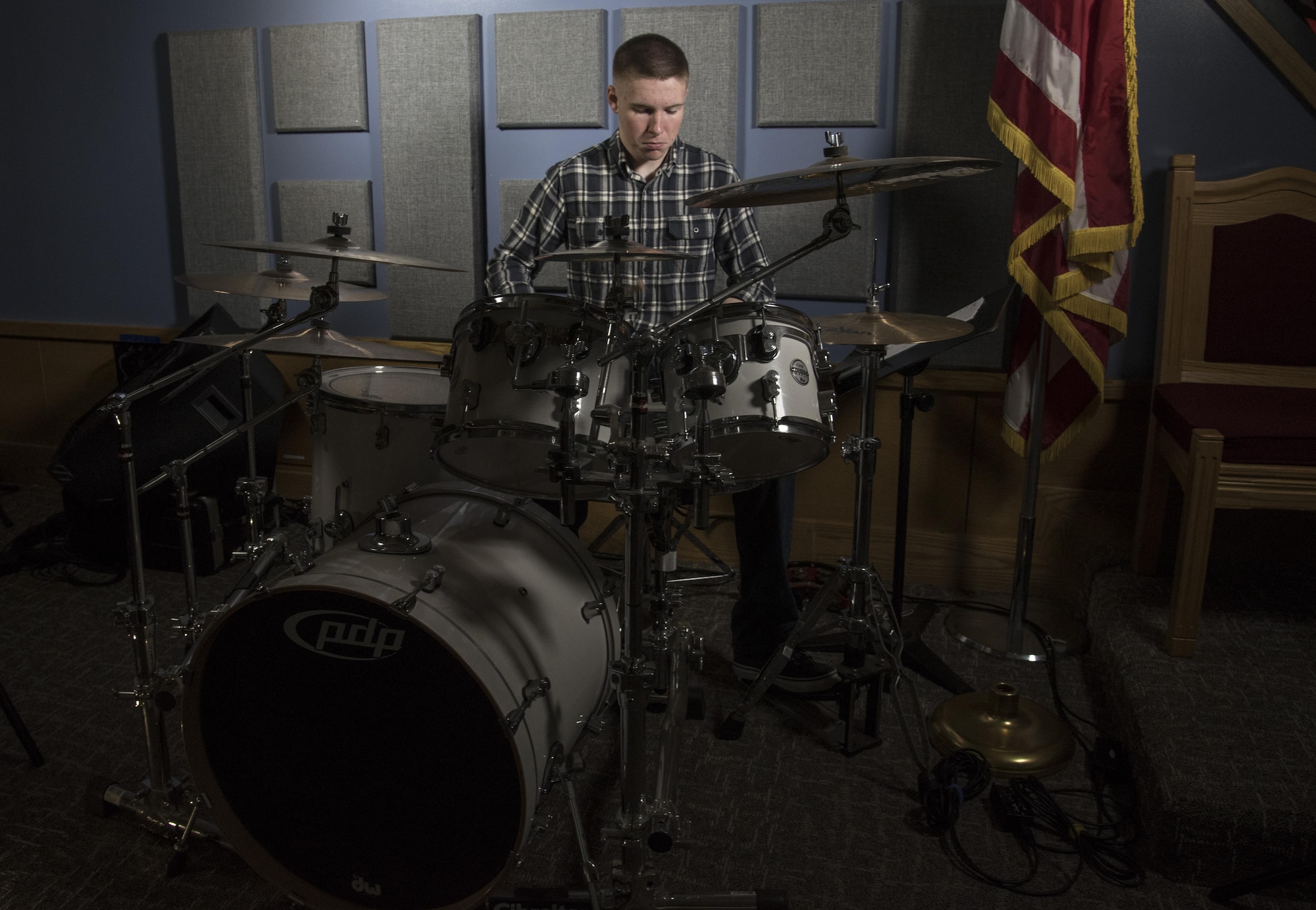 Airman drummer beats adversity with style