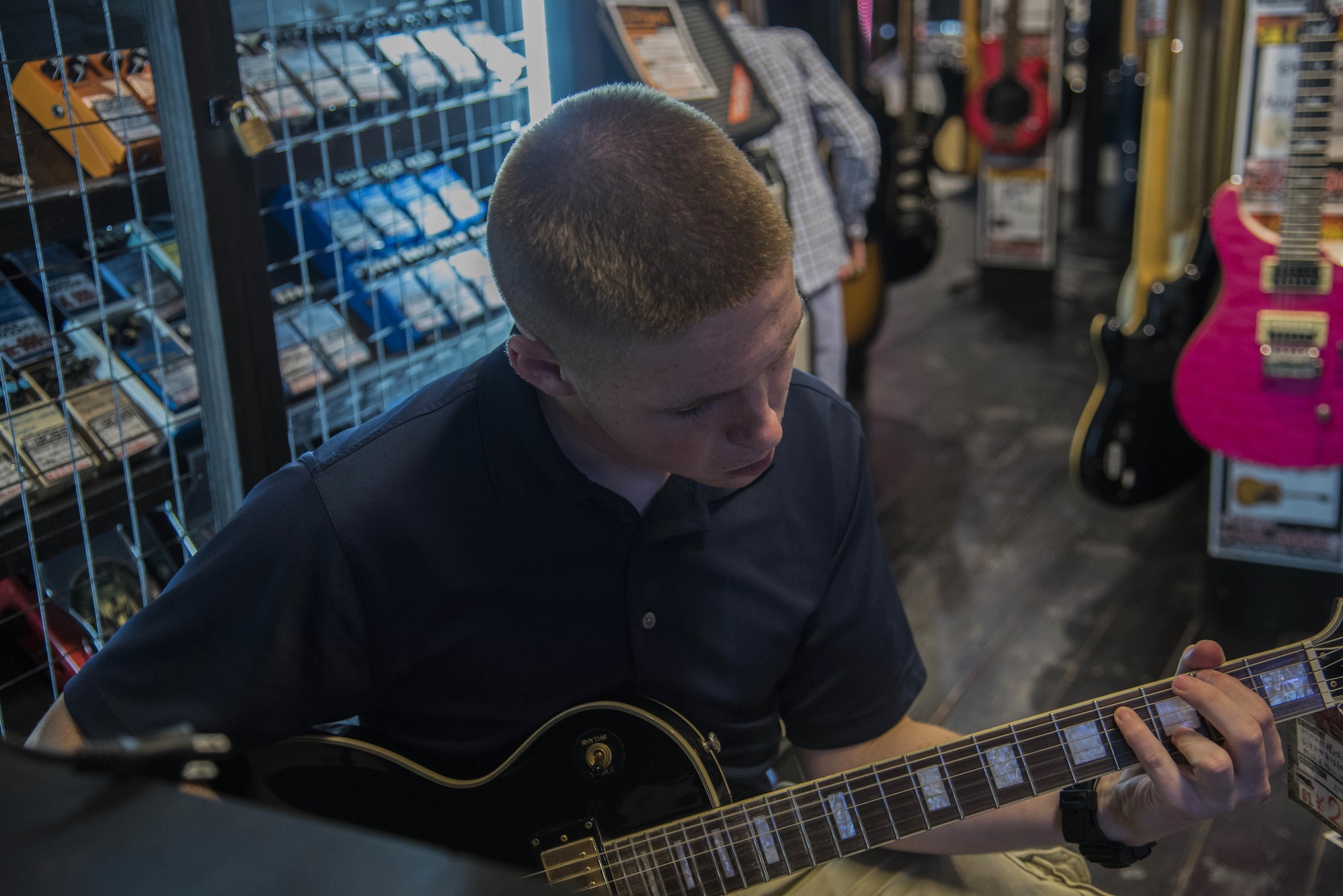 Airman drummer beats adversity with style