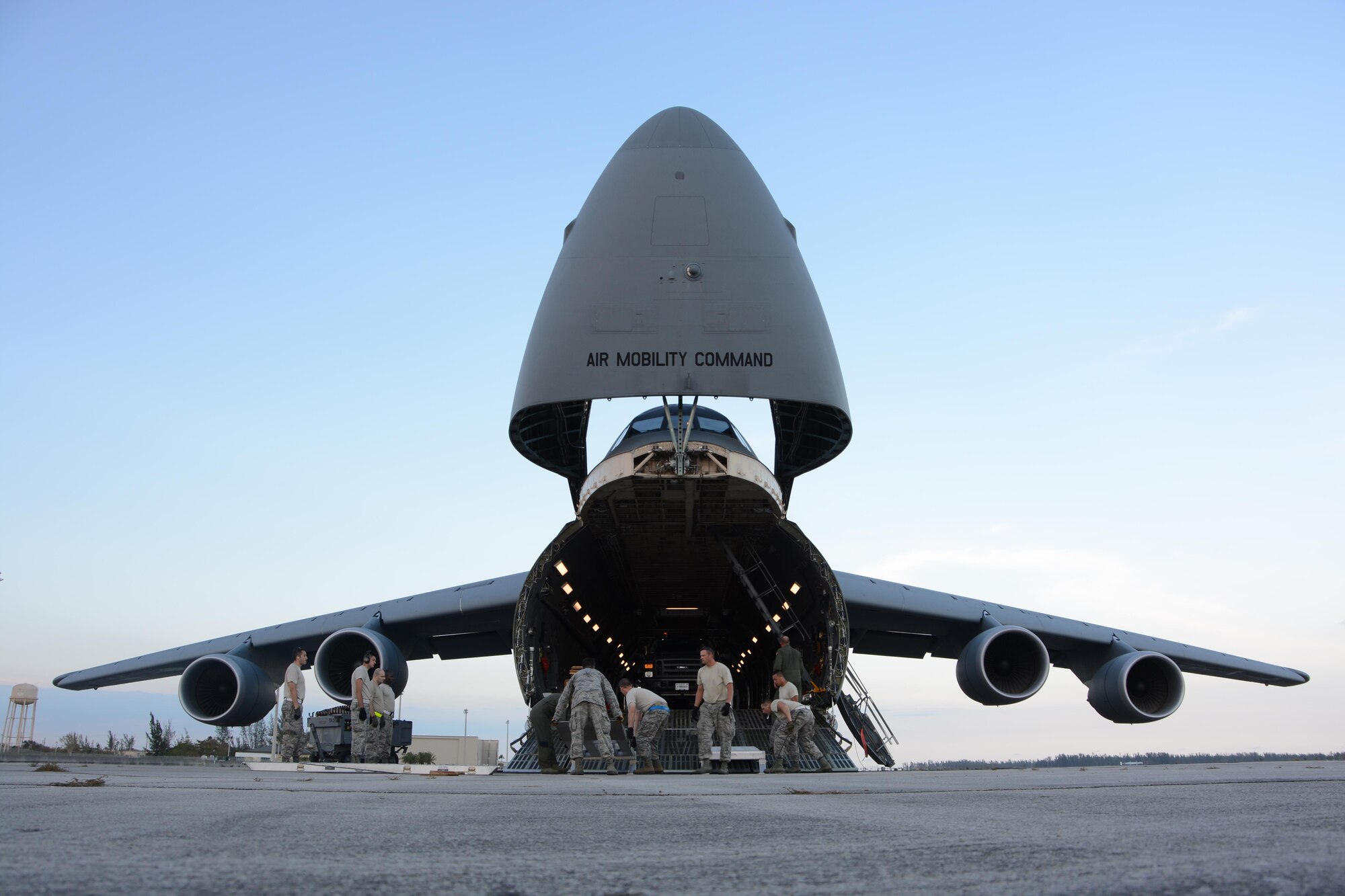 Unloading of Hurricane Irma relief supplies form a C-5M Super Galaxy