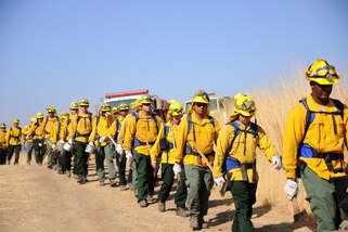 Guardsmen prepare to participate in CAL FIRE hand crew training at Camp Roberts, Calif., Sept. 7, 2017. Photos by Army Capt. Jason Sweeney 