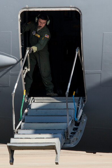 The C-17 aircrew returned 20th Fighter Wing Airmen home after a short-notice hurricane evacuation of Shaw’s F-16CM Fighting Falcons. (