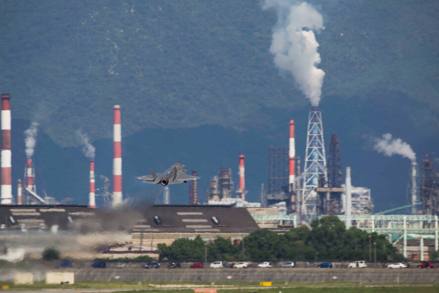 170918-M-KE800-0189 MARINE CORPS AIR STATION IWAKUNI, Japan