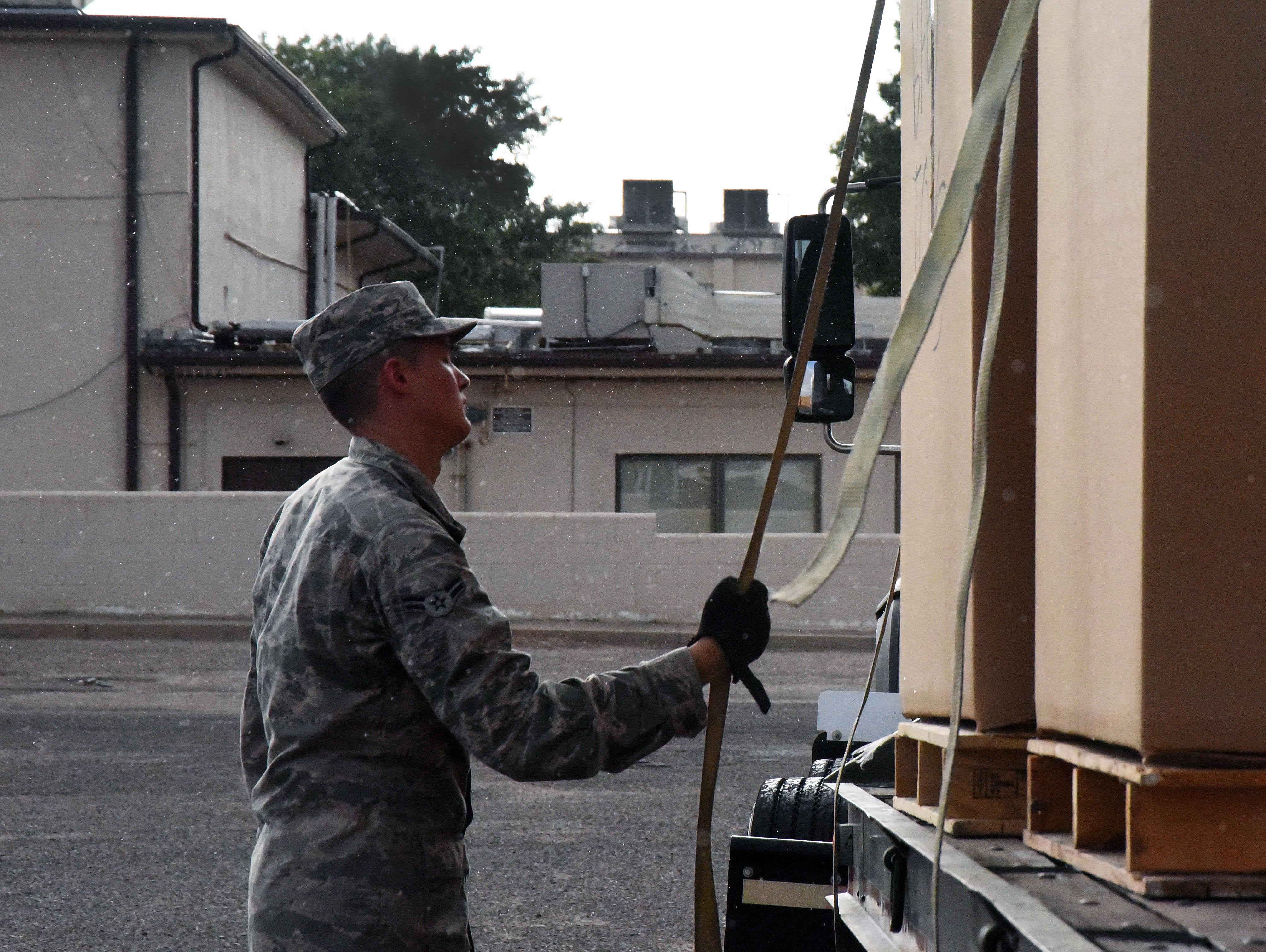 Team Kirtland aids in hurricane relief > Kirtland Air Force Base