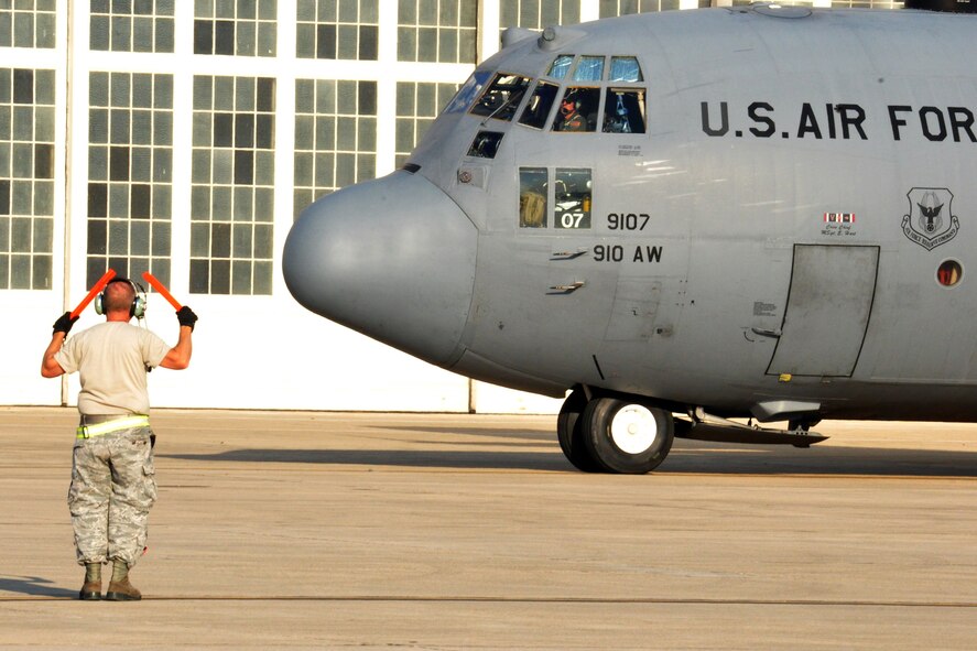 910 AW launches aerial spray mission against pesky mosquitoes in east Texas