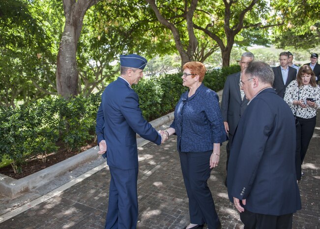 Australian Minister of Defense visits U.S. Pacific Command