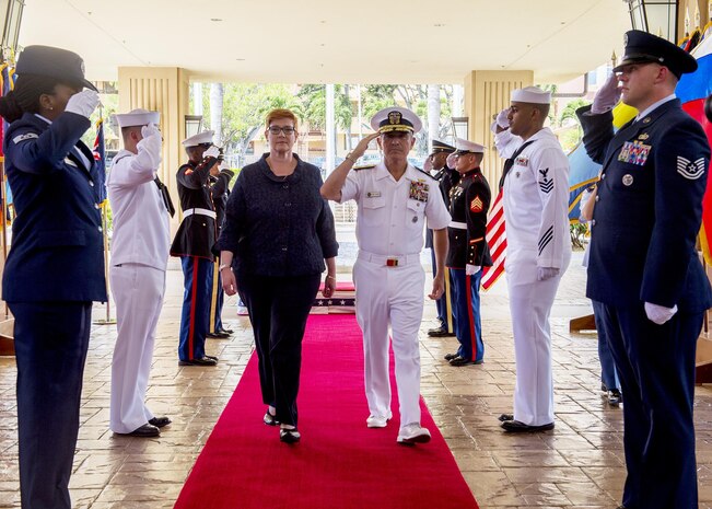 Australian Minister of Defense visits U.S. Pacific Command