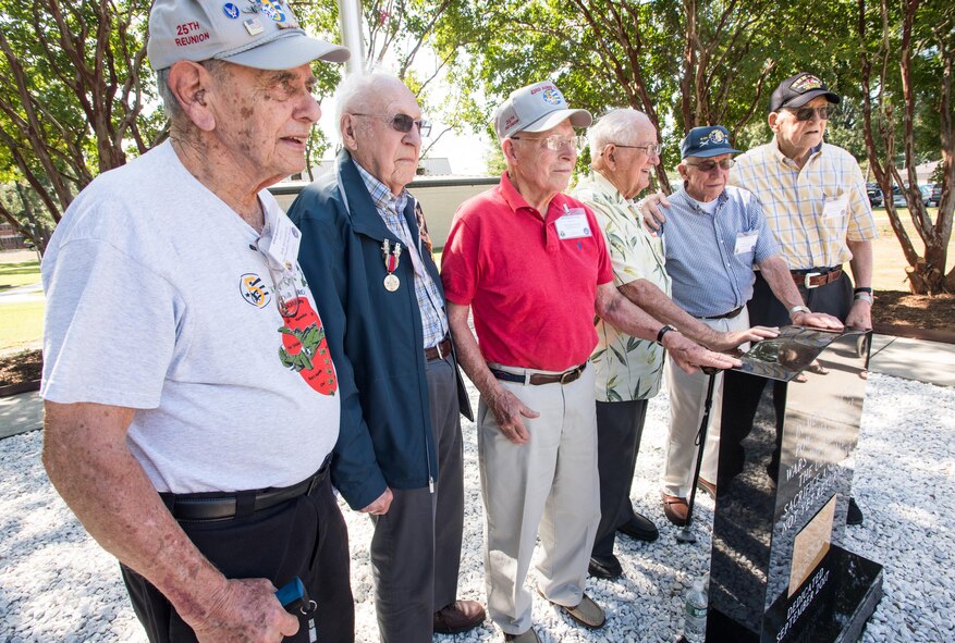 Honoring heroes: 43d AMOG welcomes WWII vets