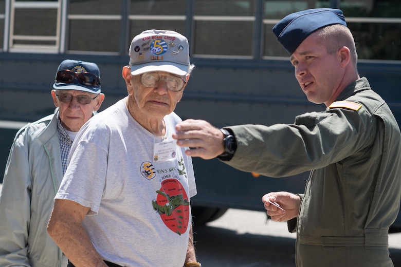 Honoring heroes: 43d AMOG welcomes WWII vets