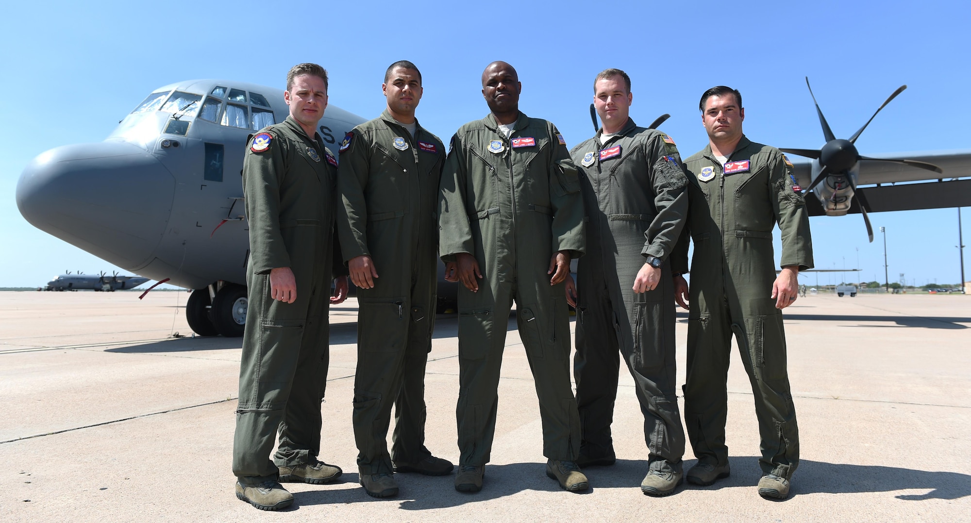Dyess aircrew recognized for meritorious service during Operation NEW NORMAL