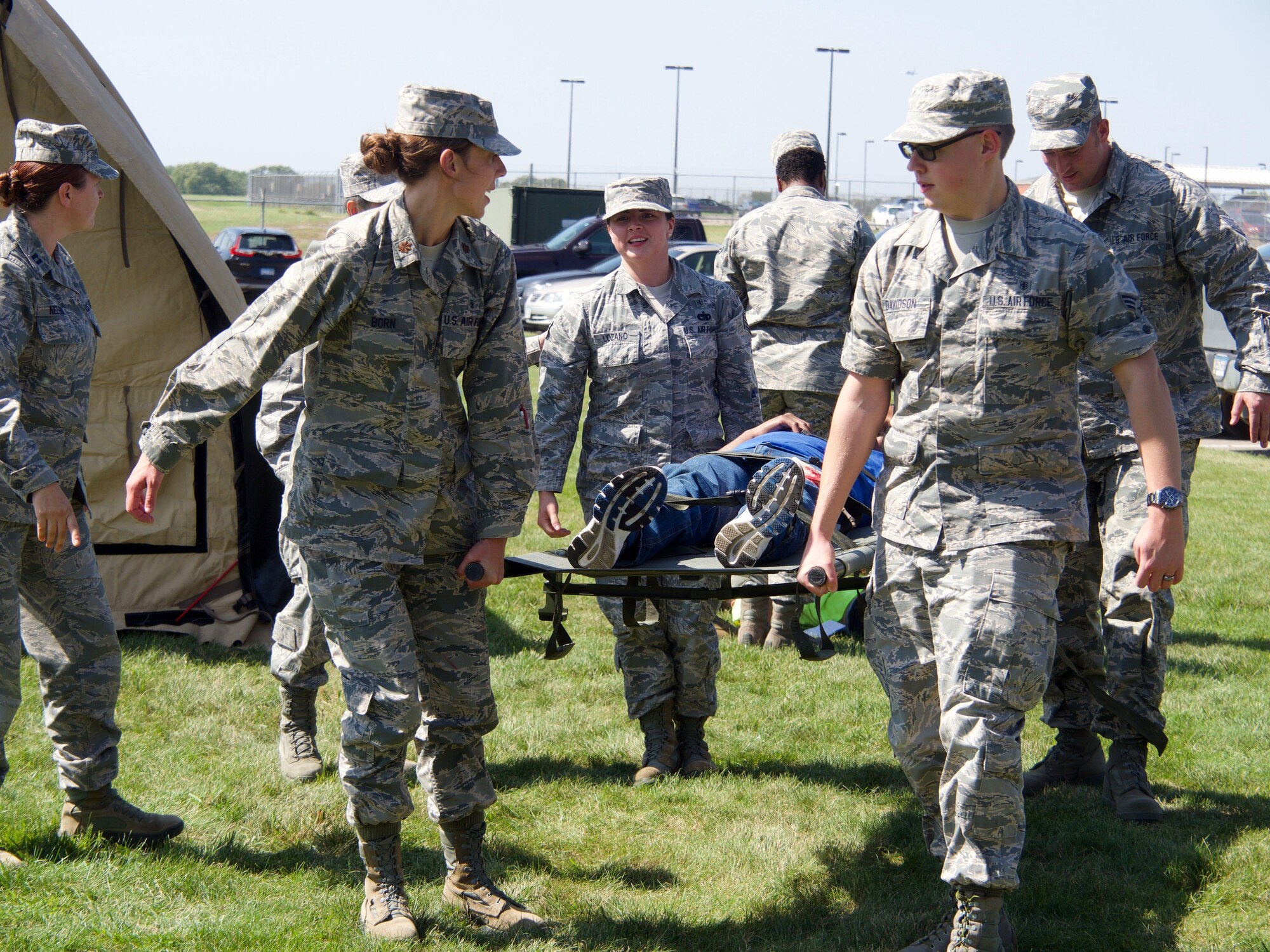 934th Aeromedical Staging Squadron conduct a mass casualty exercise during the September UTA. (Air Force Photo/Paul Zadach)