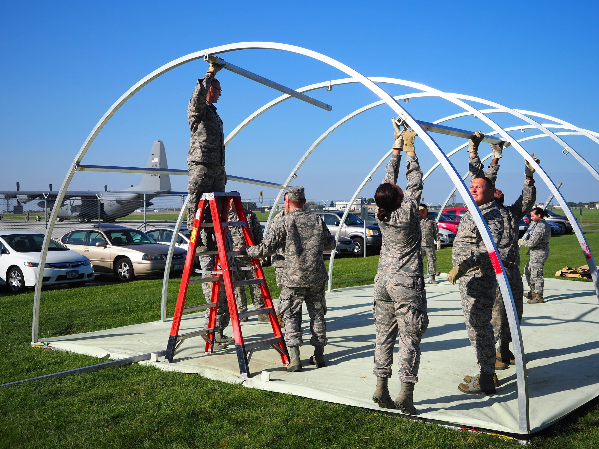 934th Aeromedical Staging Squadron conduct a mass casualty exercise during the September UTA. (Air Force Photo/Paul Zadach)
