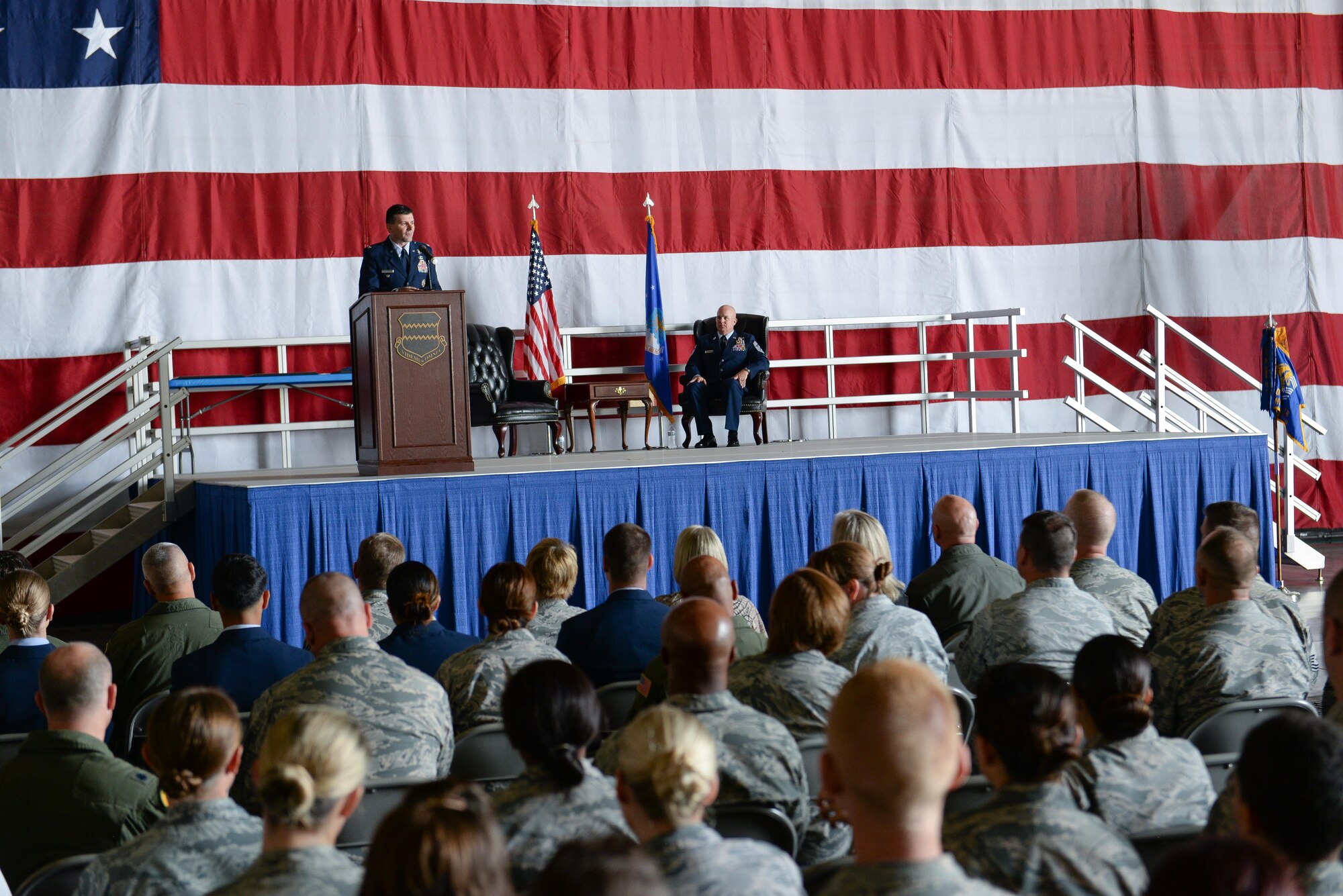 Command chief retires