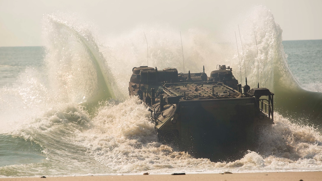 Teaching, Breaching, Beaching: 2nd AAB prepares for Bold Alligator