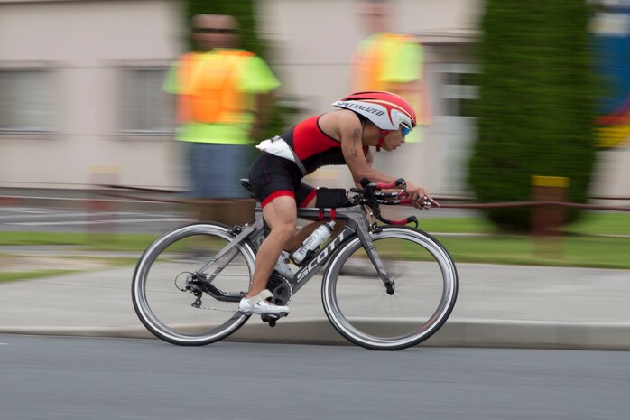 Japanese, Americans participate in triathlon