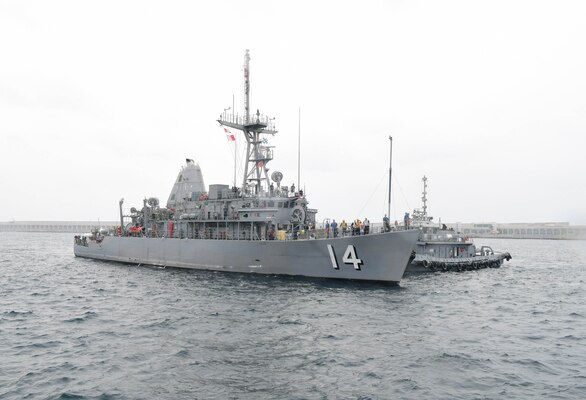 The Avenger-
class mine countermeasures ship USS Chief (MCM-14) pulls into Jeju Island in the Republic of Korea (ROK) as part of a routine port visit. Chief is part of the Mine Countermeasures Squadron 7 and Amphibious Force 7th Fleet, which is training to enhance its capabilities of finding, classifying and destroying moored and bottom mines.