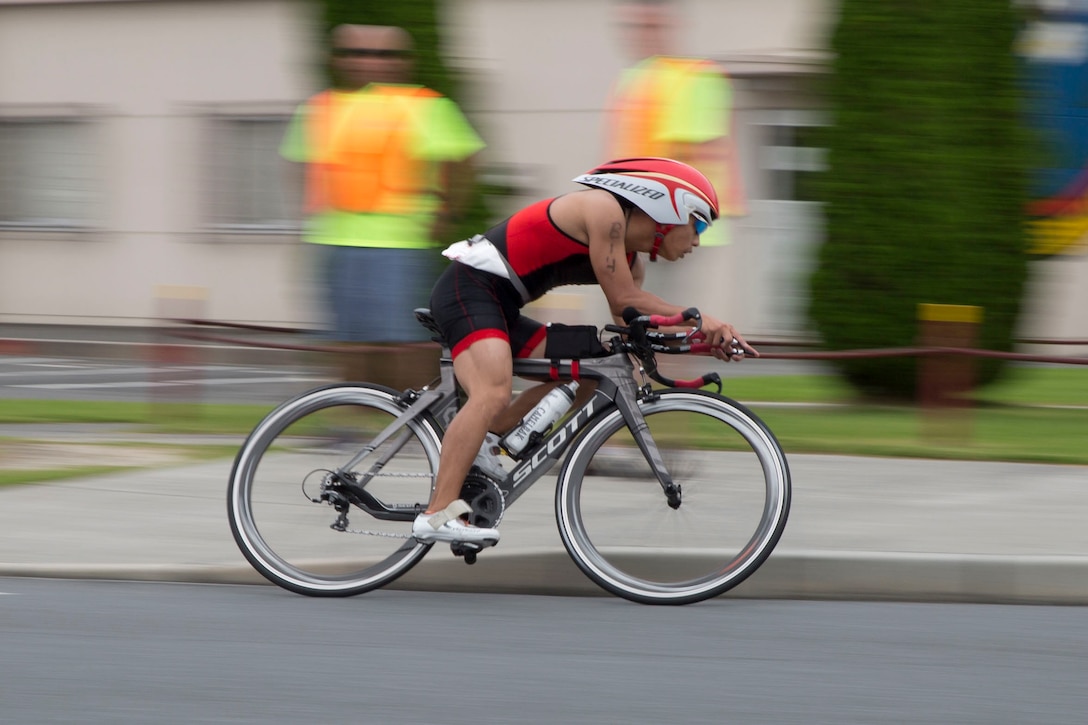Japanese, Americans participate in triathlon