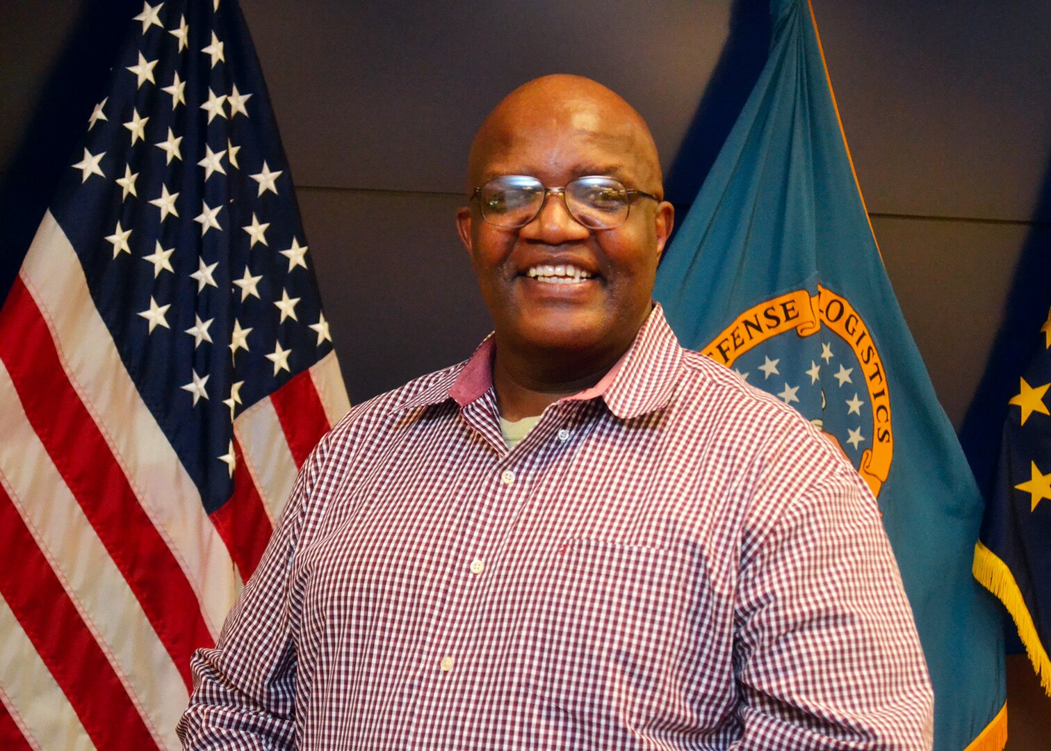 Ronald Everett, a tailored vender logistics specialist with Subsistence, retired after 30 years of federal service. Everett joined DLA in 2007 and served in the Army from 1976 to 1996.