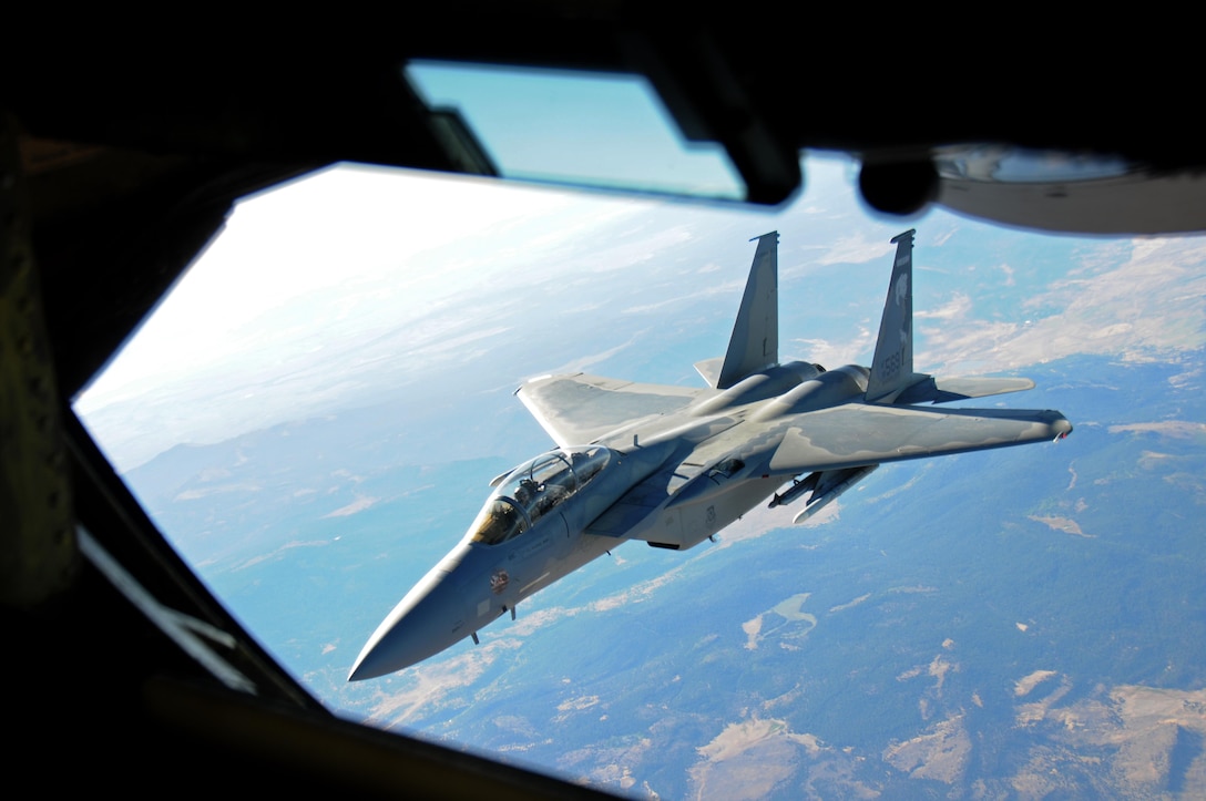 Utah Air National Guard refuels F-15 Eagles