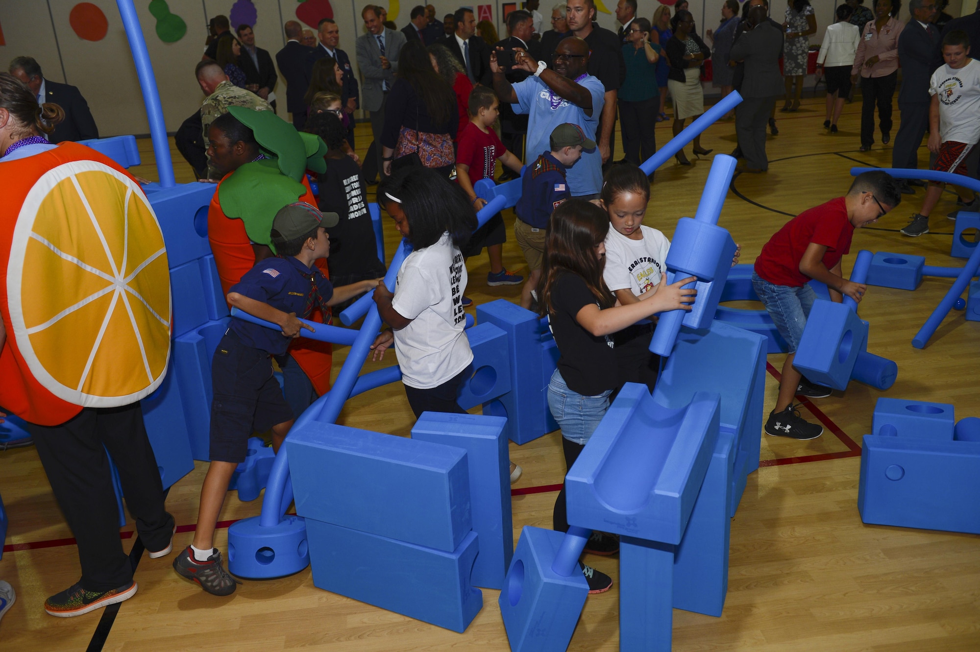 Virginia Governor Terry McAuliffe paid a visit to General Stanford Elementary School students at Joint Base Langley-Eustis, Va., Sept. 29, 2017.