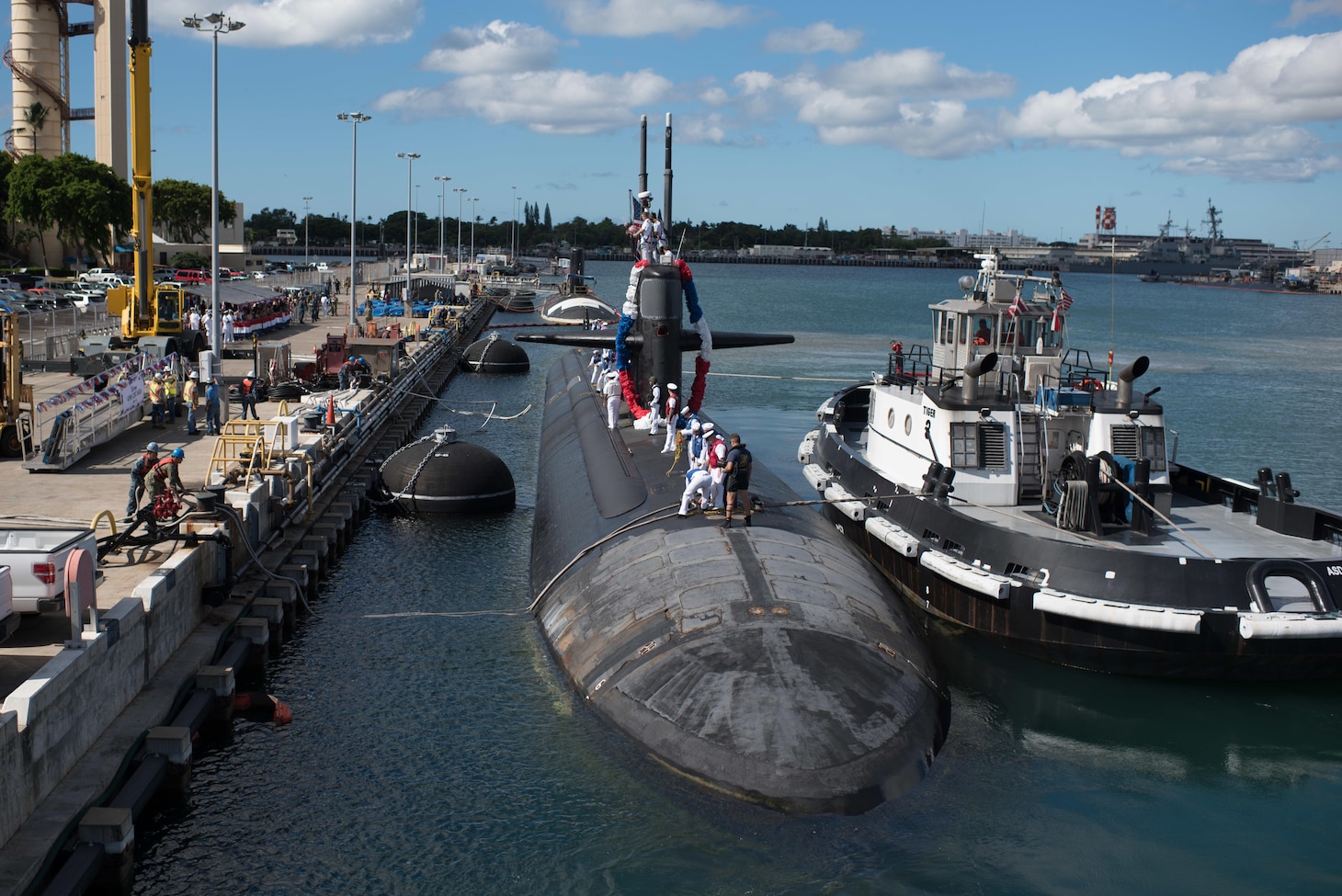 USS Chicago (SSN-721) makes its homecoming arrival at Joint Base Pearl Harbor-Hickam, after completing a change of homeport from Guam September 28, 2017.  (U.S. Navy photo by Mass Communication Specialist 1st Class Daniel Hinton)