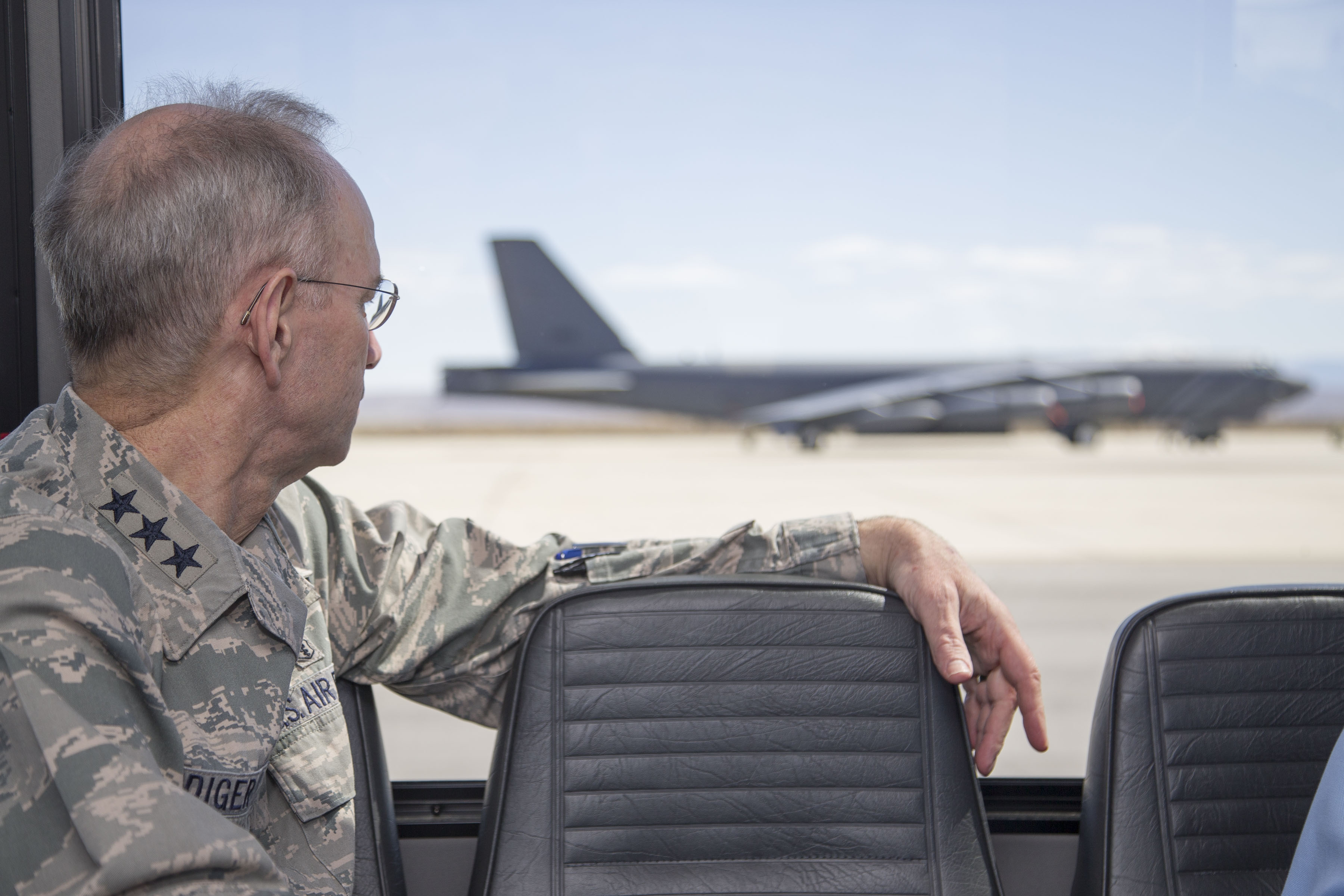 Air Force's top doc visits Edwards > Air Force Medical Service > Display