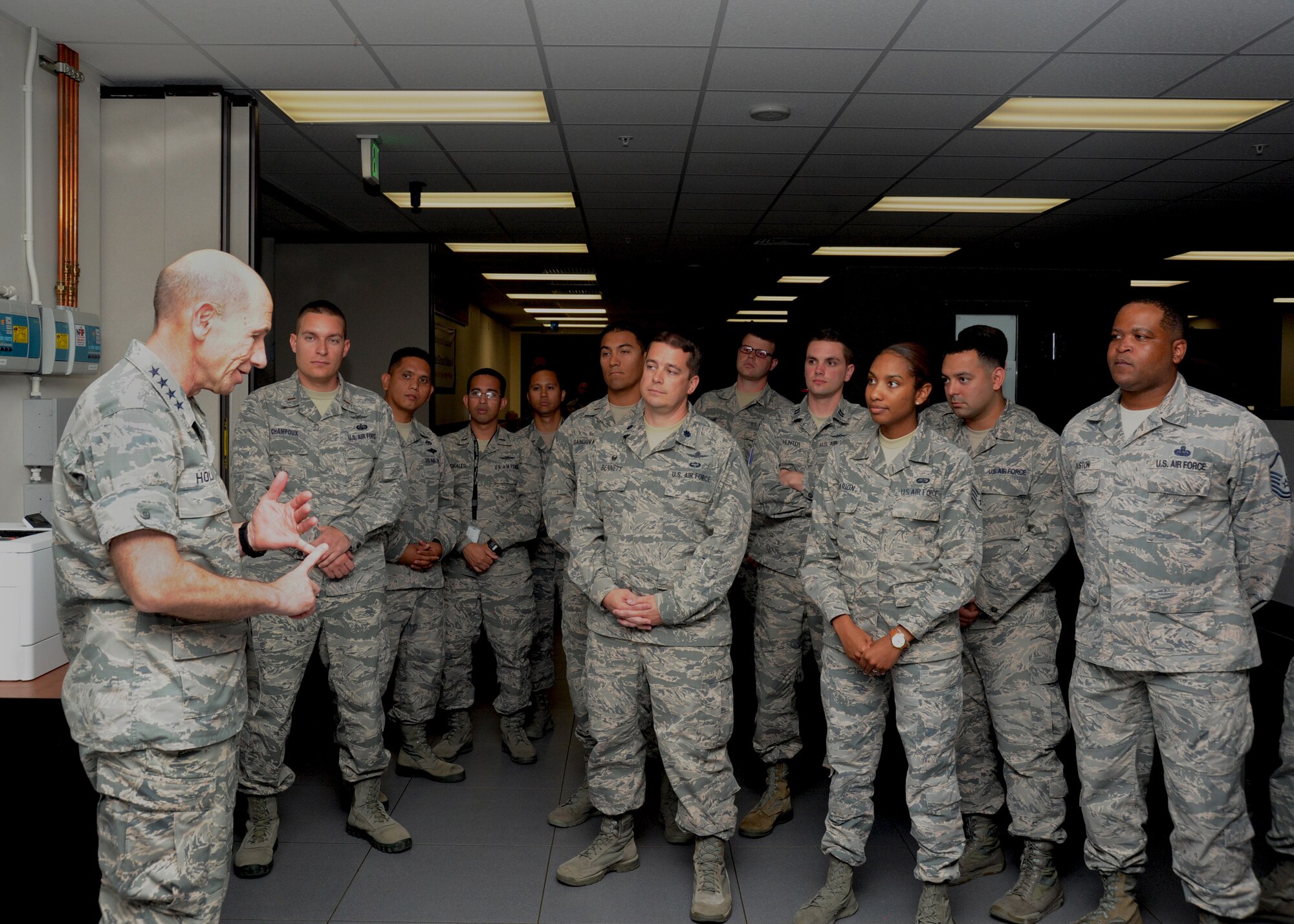 ACC commander visits 692nd ISRG