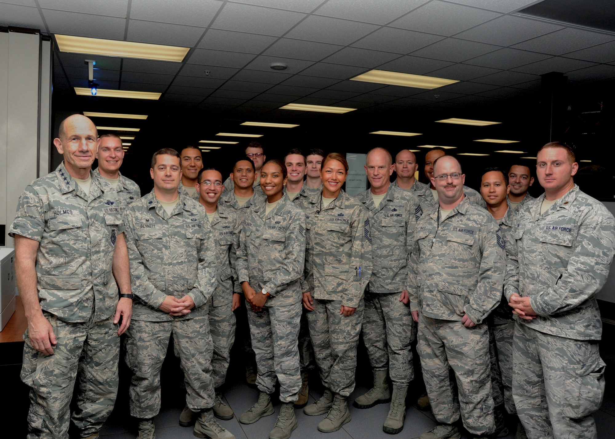 ACC commander visits 692nd ISRG