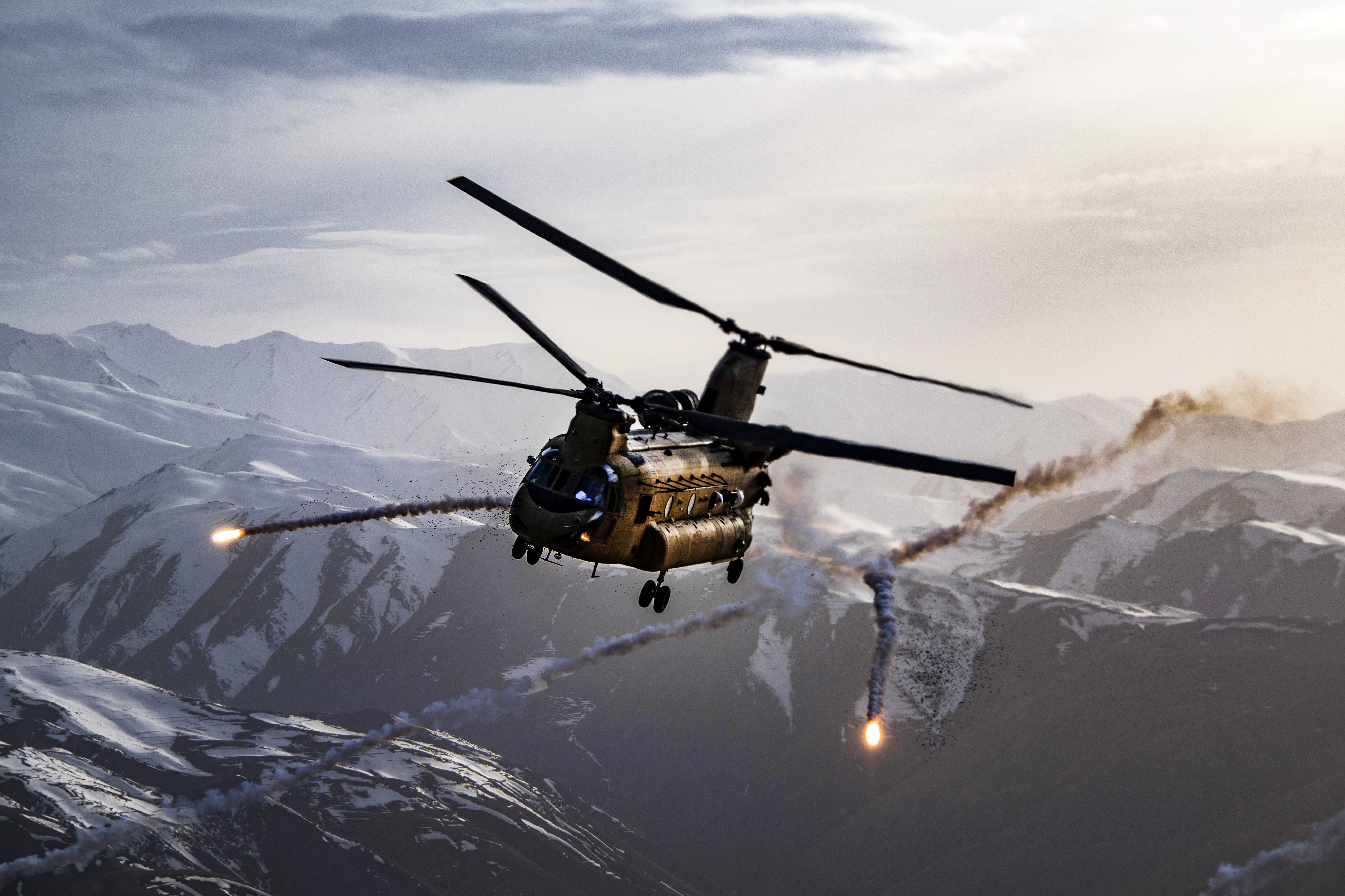 Training Flares For the similar specialization for ground vehicles, see ir smoke. 2
