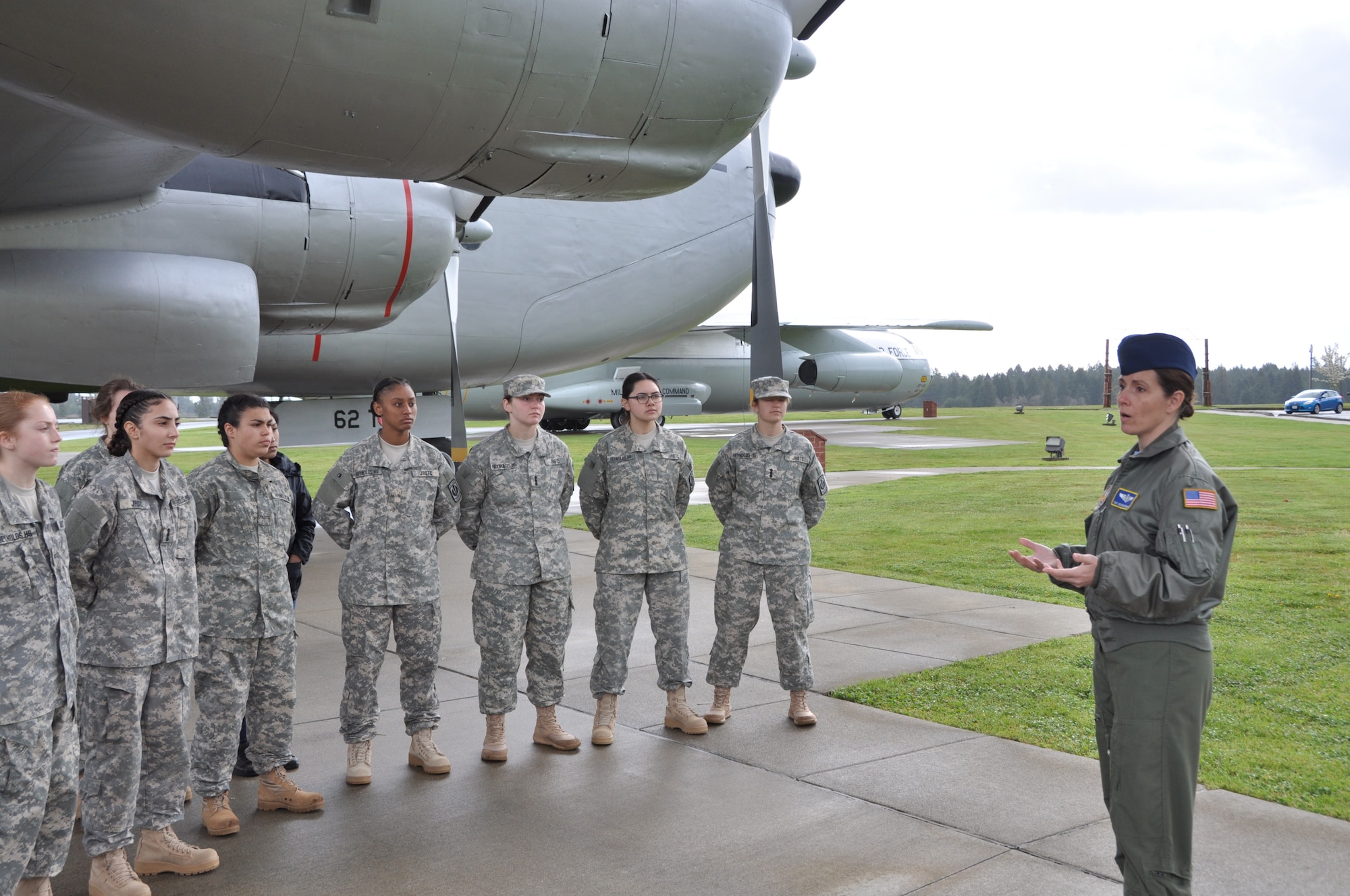 U.S. Air Force Tech. Sgt. Heather Normand, assigned to the 728th Airlift Squadron shares her Citizen Airmen story with Reynolds High School Army JROTC cadets at Joint Base Lewis-McChord on April 7, 2018. (U.S. Air Force by 1st Lt. Alyssa Hudyma)