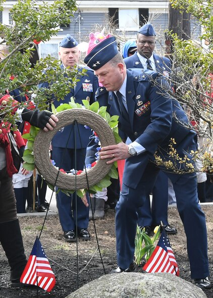 Airmen participate in local event