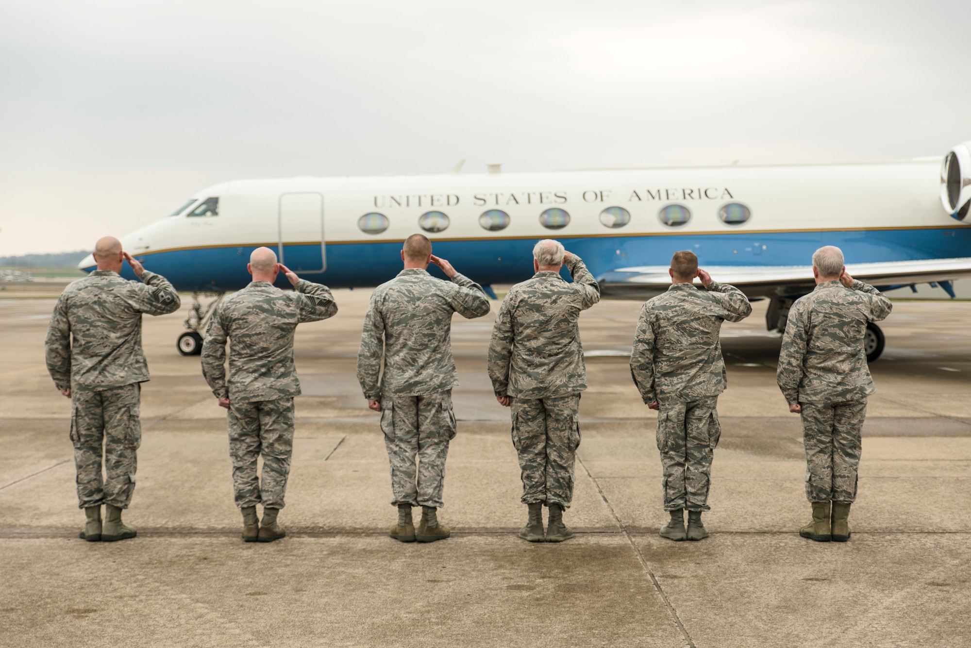188th Wing and Arkansas Air National Guard leadership salute Secretary of the Air Force, Heather Wilson, as she departs Ebbing Air National Guard Base, Fort Smith, Ark., Mar. 26 , 2018.  Wilson’s visit to the 188th Wing marks her first tour of the wing's missions since becoming the SECAF. (U.S. Air National Guard photo by Senior Airman Matthew Matlock)