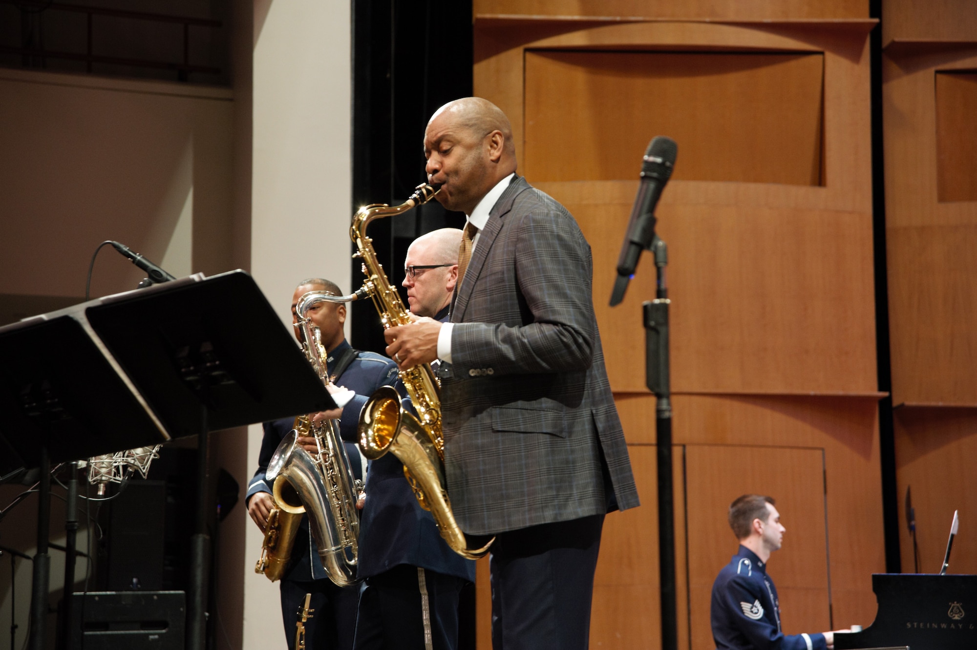 Legendary saxophonist Branford Marsalis sat in as the season's final guest with Airmen of Note April 5 at the Rachel M. Schlesinger Concert Hall and Arts Center on Northern Virginia Community College’s Alexandria campus. Each month, The Air Force Band's premiere jazz ensemble welcomes a jazz artist to sit in with the troupe and bring a unique concert opportunity to the public.