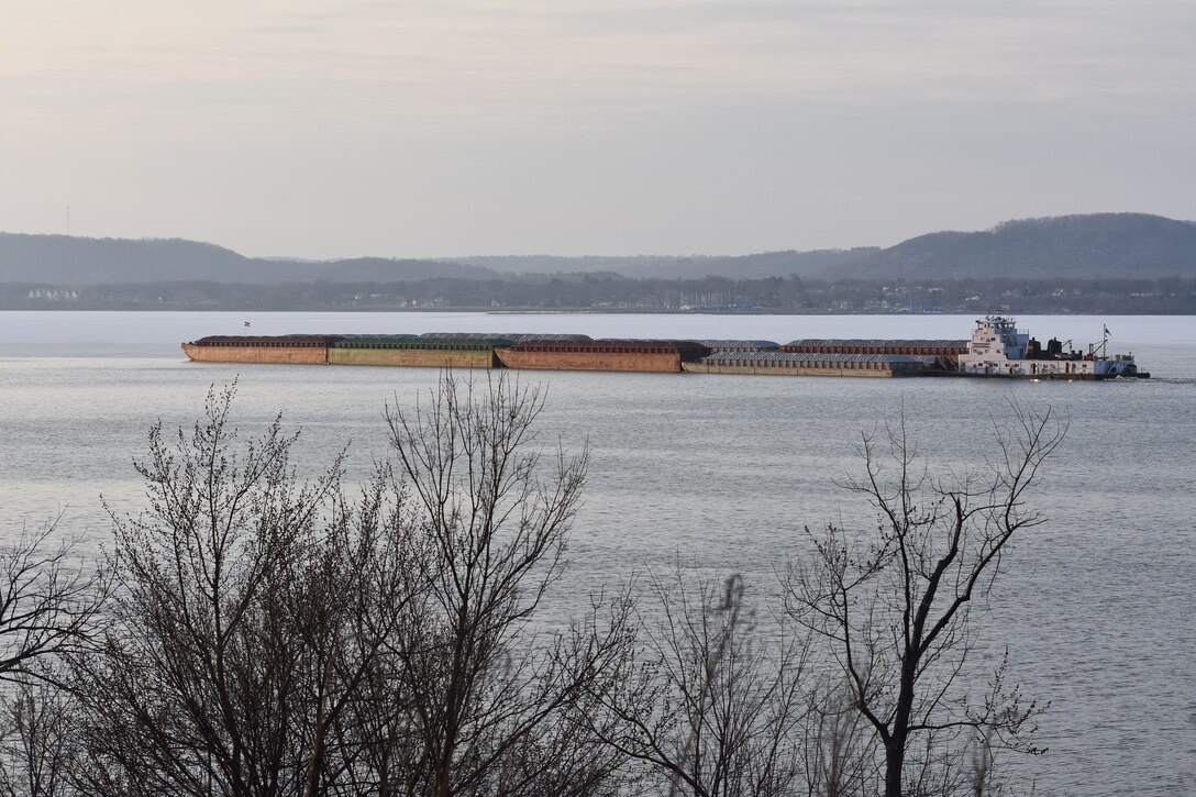 First tow of 2018 pushes through Lake Pepin