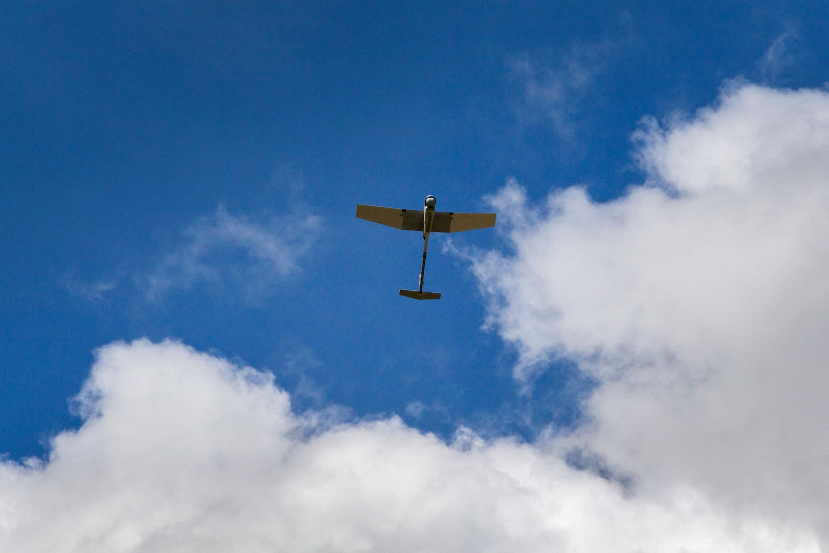 Soldiers with 254th Regiment (Combat Arms), New Jersey Army National Guard, fly a RQ-11B Raven small unmanned aircraft system at Joint Base McGuire-Dix-Lakehurst, New Jersey, July 11, 2016 (U.S. Air National Guard/Mark C. Olsen)