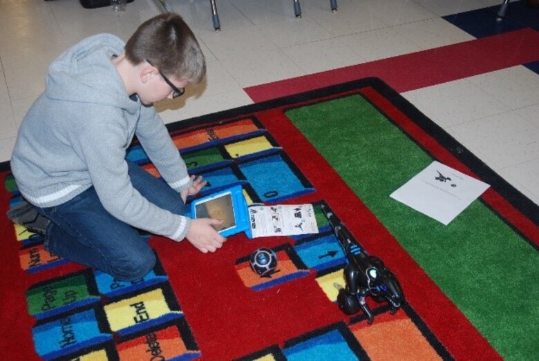 AFCEA Tidewater Chapter is dedicated to providing educational incentives, opportunities and assistance for people engaged in science, technology, engineering and mathematics (STEM) disciplines focused on information technology, cybersecurity, telecommunications and electronics supporting the defense, homeland security and intelligence communities.  Photo used with the permission of AFCEA and the Educational Technology Facilitator