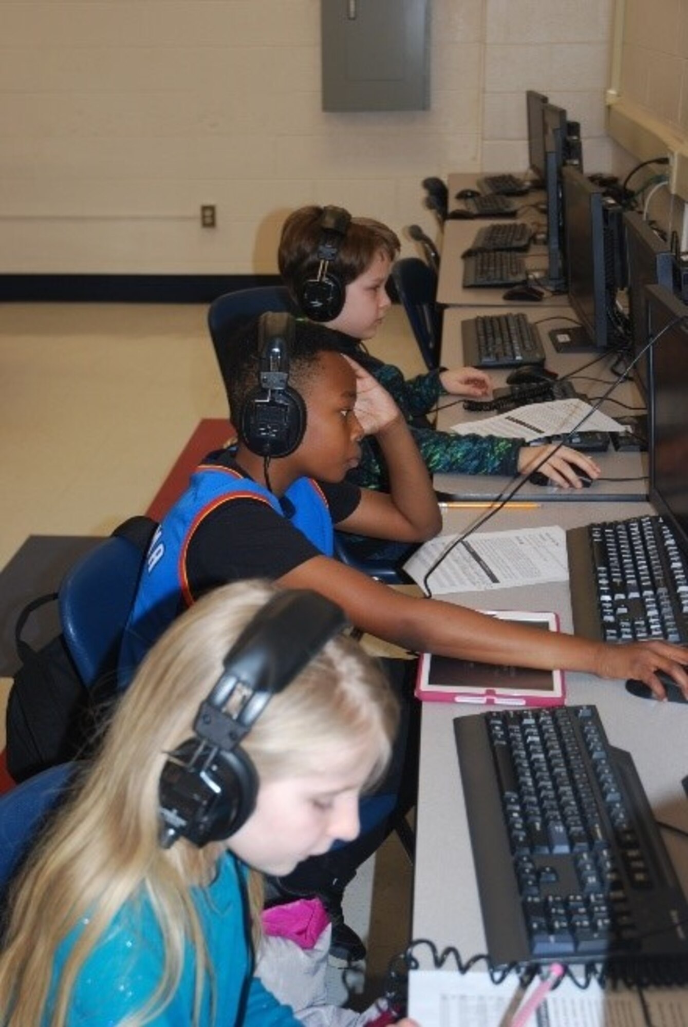 Photo of Bethel Manor Elementary students during a science, technology, engineering and math event