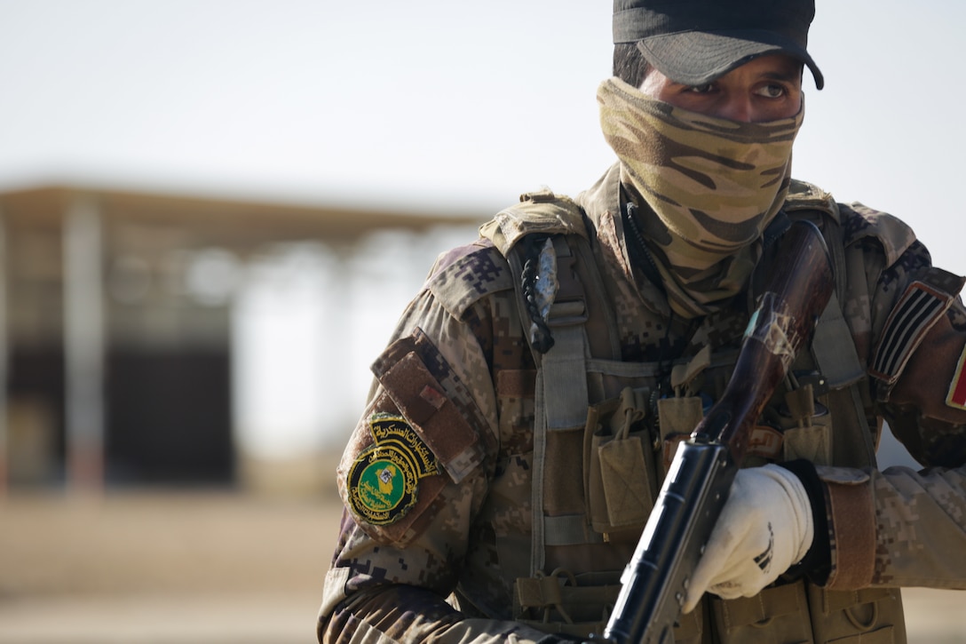 Iraqi soldier assigned to 7th Iraqi army division participates in assault movement training at Al Asad Air Base, Iraq, January 13, 2017, as part of Combined Joint Task Force–Operation Inherent Resolve (U.S. Army/Lisa Soy)