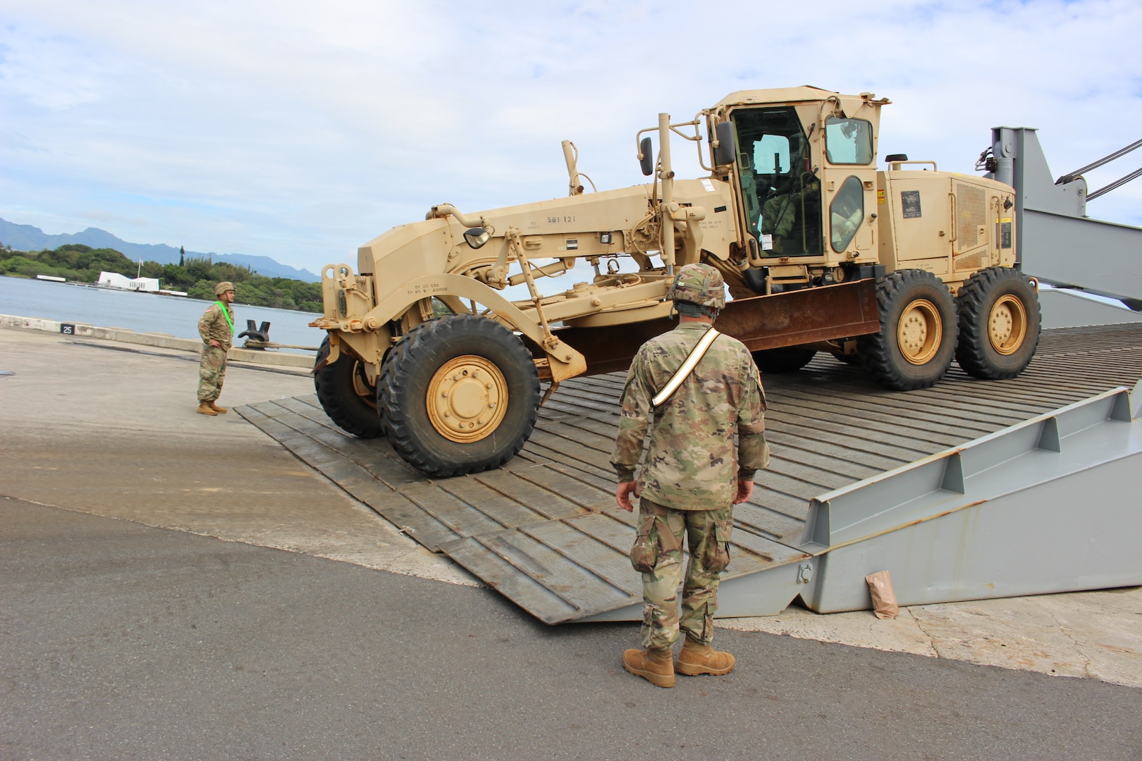 599th Trans partners with 931st ETOE for offload