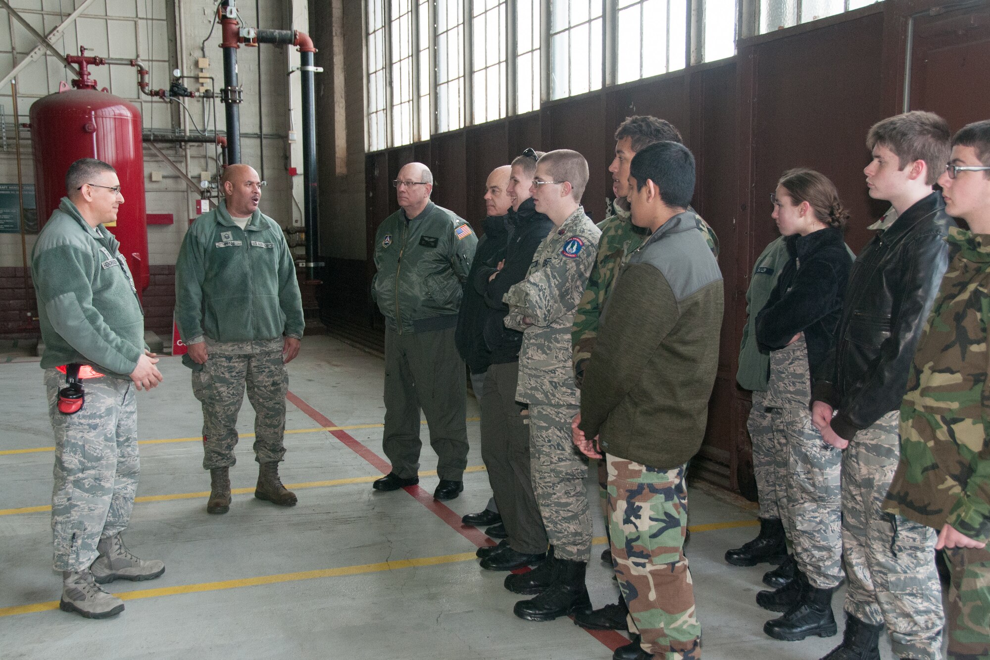 CAP cadets visit the 192nd Fighter Wing